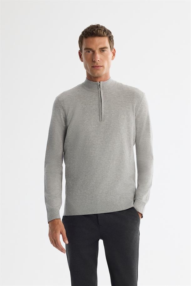 Gri Fermuarlı Dik Yaka Soft Touch Triko Kazak