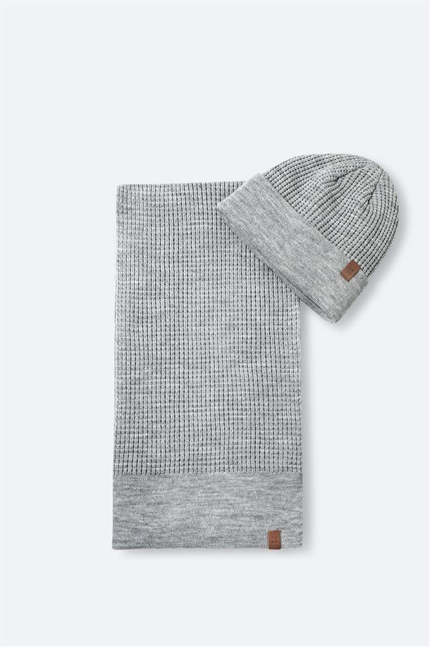 Gri Jakarlı Triko Atkı Bere Takımı