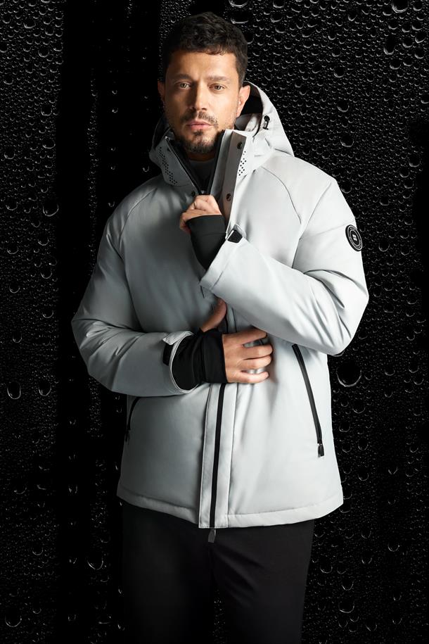 Gri Kapüşonlu Su İtici Rüzgar Geçirmez -15 Dereceye Dayanıklı Şişme Kayak Montu