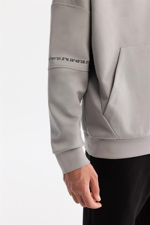 Gri Kapüşonlu Pamuklu Baskılı Elastan Sweatshirt