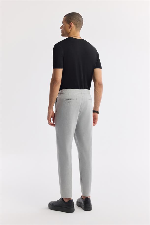 Gri Klasilk Bel Pileli Apolet Detaylı Pantolon