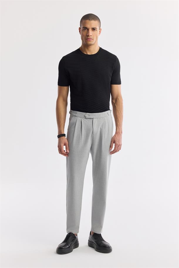Gri Klasilk Bel Pileli Apolet Detaylı Pantolon