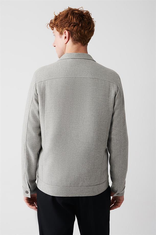 Gri Klasik Yaka Çıtçıtlı Kapaklı Cepli Kısa Kaşe Mont