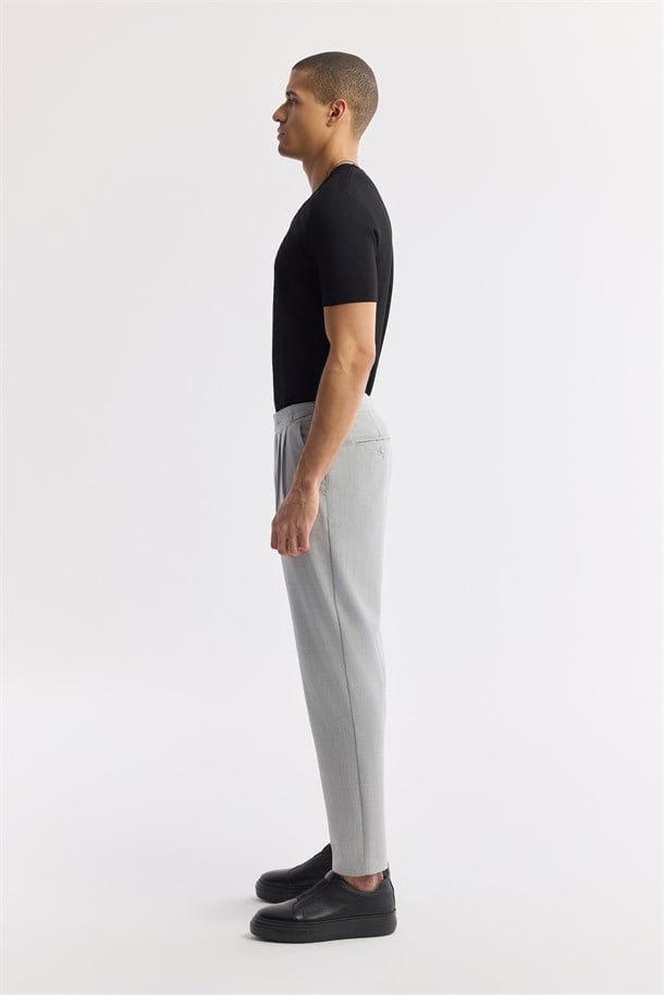 Gri Klasilk Bel Pileli Apolet Detaylı Pantolon