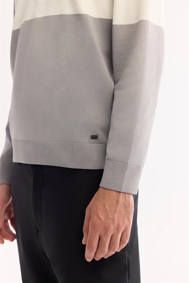 Gri Polo Yaka Fermuarlı Çizgili Triko Kazak