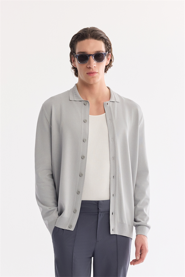 Gri Polo Yaka Düğmeli Rayon Hırka