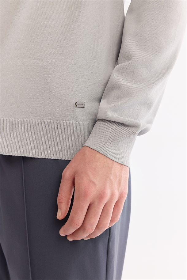 Gri Polo Yaka Düğmeli Rayon Hırka