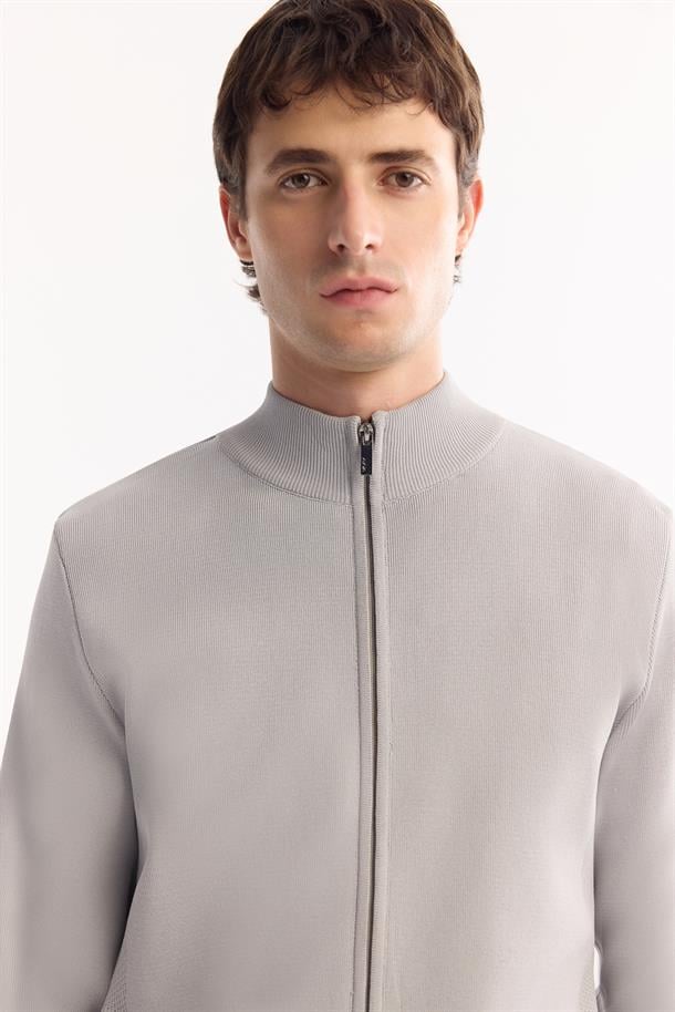 Gri Dik Yaka Fermuarlı Rayon Tüylenmeyen Hırka