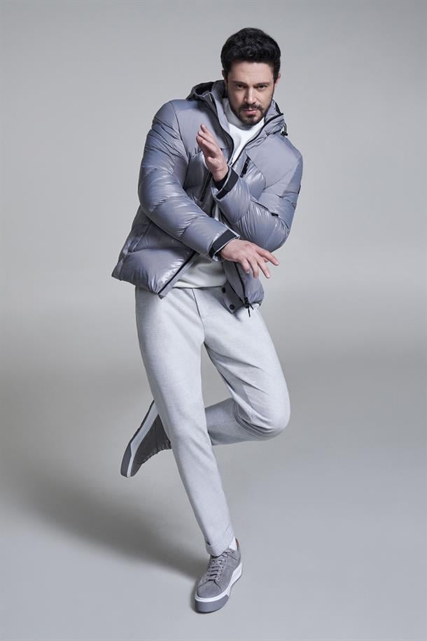 Gri Kaz Tüyü Su İtici ve Rüzgar Geçirmez Taşıma Askılı Şişme Kayak Montu