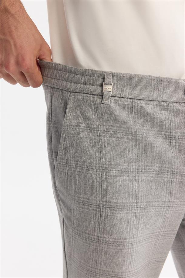 Gri Yanları Lastikli Ekose Duble Paça Elastan Pantolon