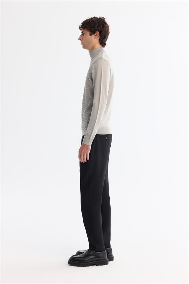 Gri Yarım Balıkçı Yaka Jakarlı Yün Karışımlı Triko Kazak