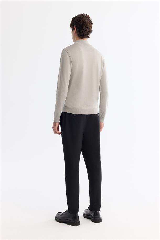 Gri Yarım Balıkçı Yaka Jakarlı Yün Karışımlı Triko Kazak