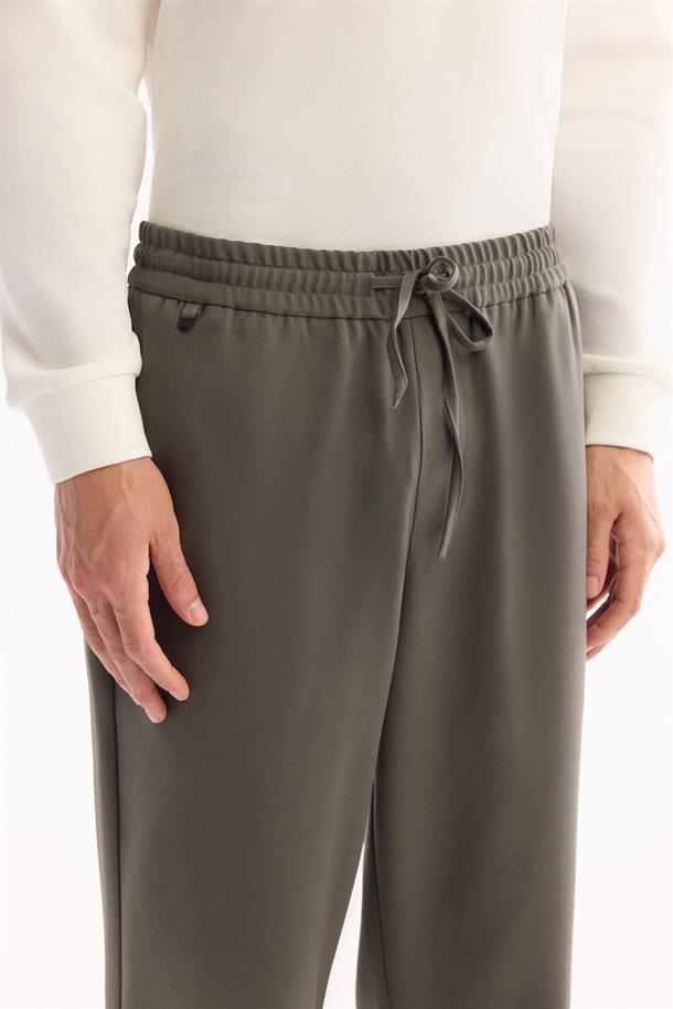 Haki Beli Lastikli Bağcıklı Kolay Ütülenen Jogger Pantolon