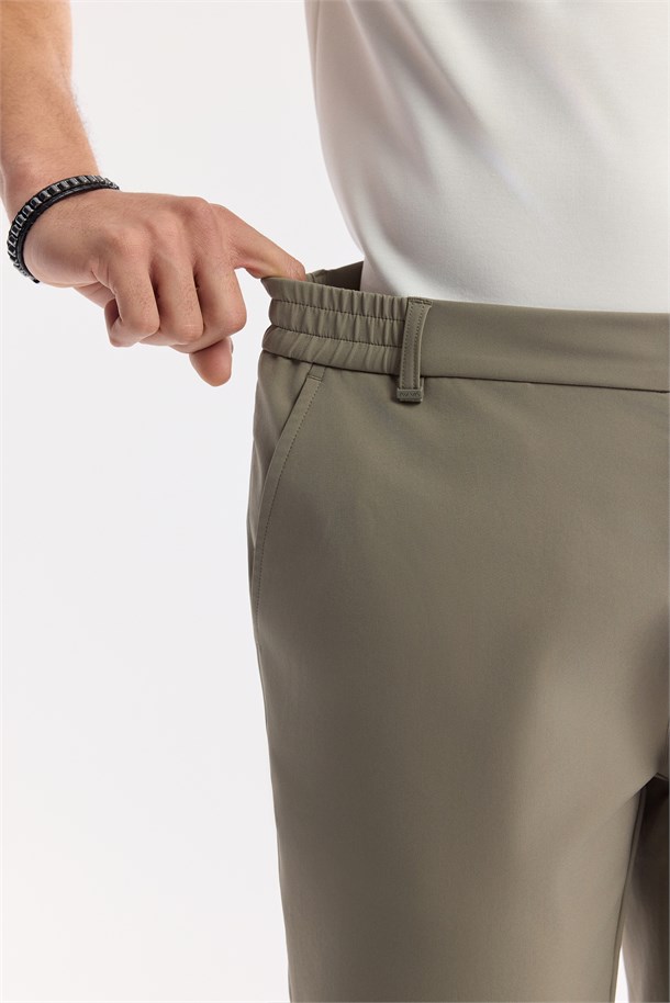 Haki Beli Lastikli Bi-Stretch Teknik Kumaş Şort