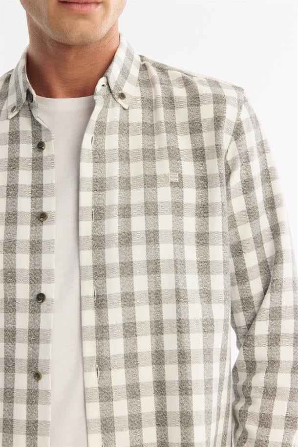 Haki Düğmeli Yaka %100 Pamuk Ekoseli Gömlek