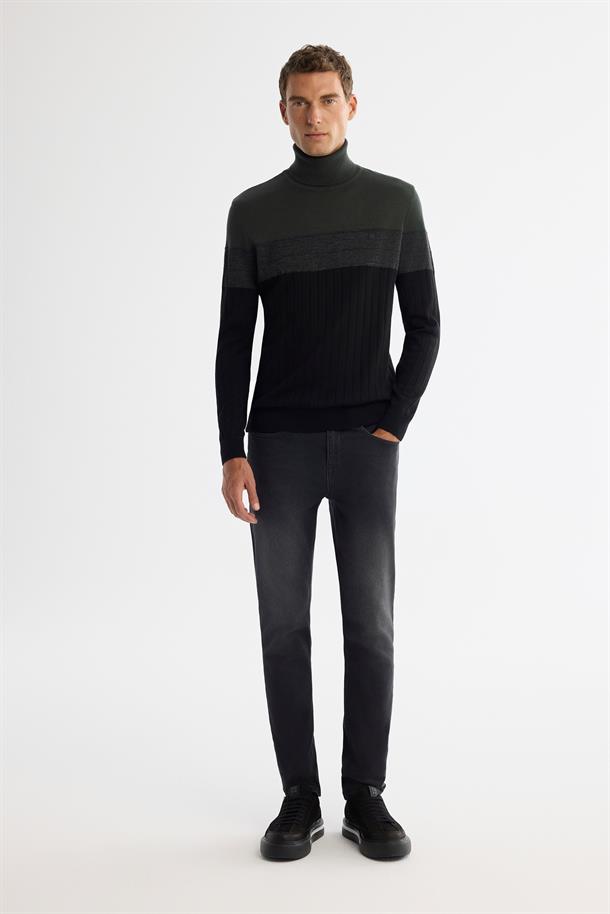 Haki Tam Balıkçı Yaka Blok Renkli Yün Karışımlı Kazak