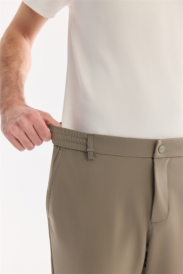 Haki Yanı Lastikli Kırışmaz Teknik Kumaş Chino Pantolon
