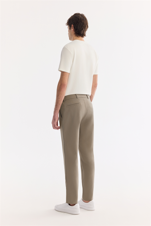 Haki Yanı Lastikli Kırışmaz Teknik Kumaş Chino Pantolon