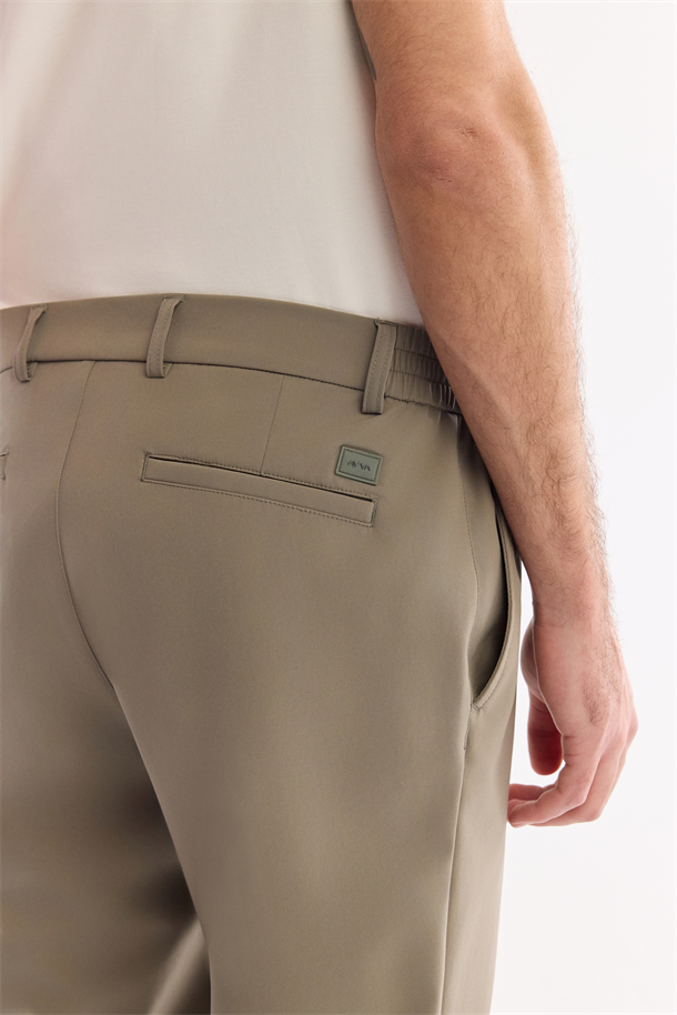 Haki Yanı Lastikli Kırışmaz Teknik Kumaş Chino Pantolon