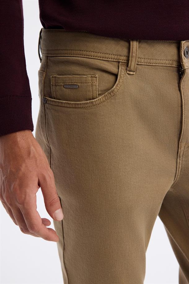 Kamel Parça Boya Yıkamalı Esnek Jean Pantolon