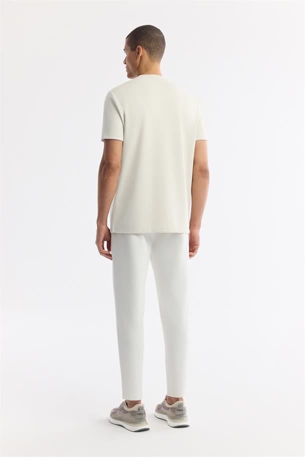 Kırık Beyaz Bisiklet Yaka Baskılı Bi-Stretch İnterlok T-Shirt