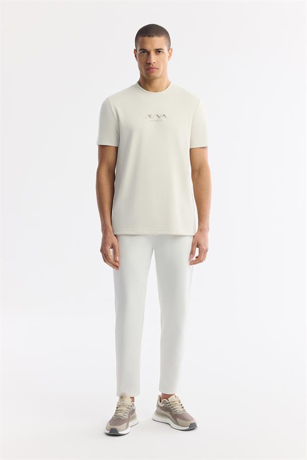 Kırık Beyaz Bisiklet Yaka Baskılı Bi-Stretch İnterlok T-Shirt