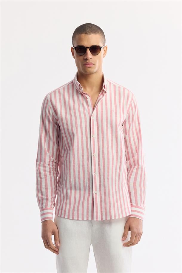 Kırmızı Düğmeli Yaka Çizgili %100 Pamuk Gömlek