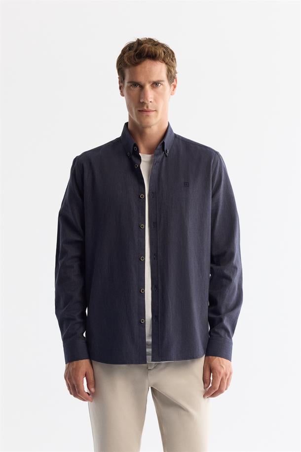 Koyu Lacivert Düğmeli Yaka %100 Pamuk Gömlek