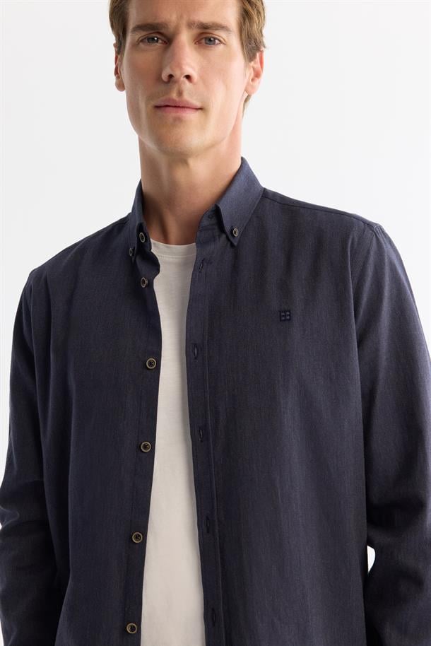 Koyu Lacivert Düğmeli Yaka %100 Pamuk Gömlek