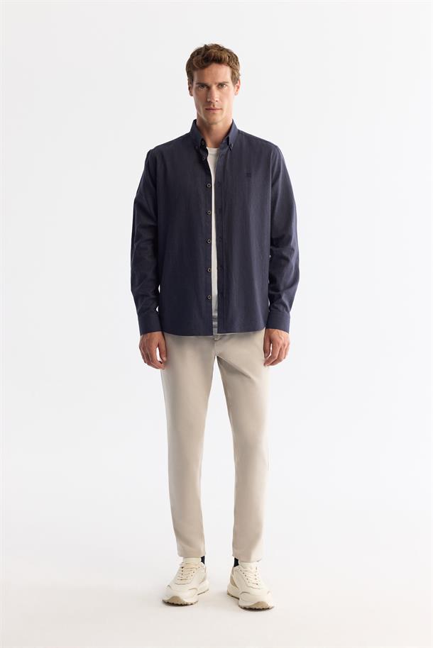 Koyu Lacivert Düğmeli Yaka %100 Pamuk Gömlek