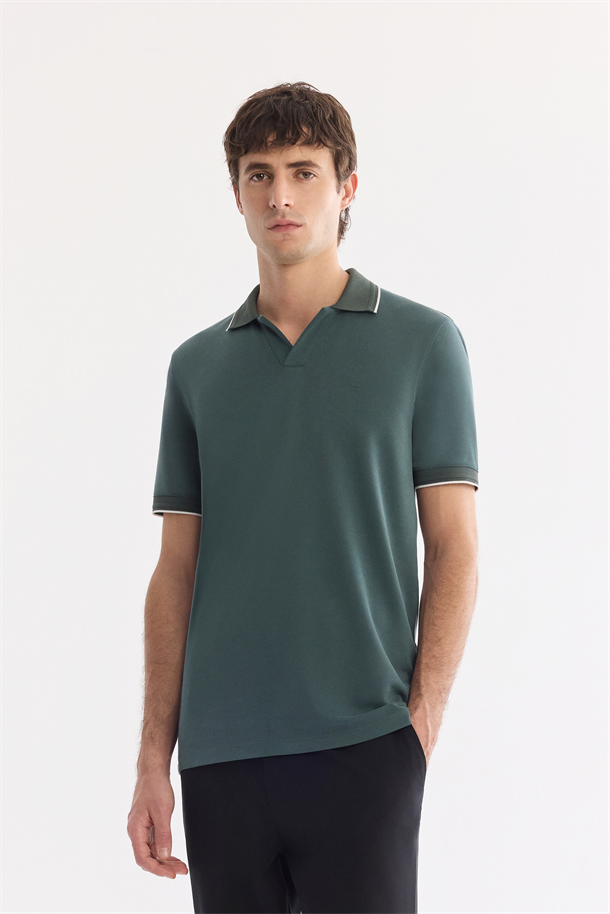 Koyu Yeşil Polo Yaka Düğmesiz Kolay Ütülenen T-Shirt