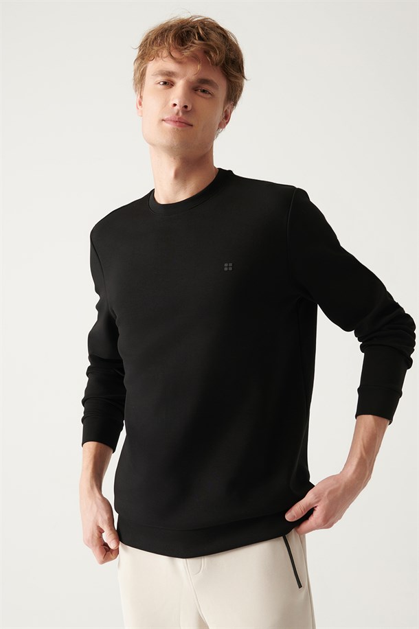 Siyah Bisiklet Yaka Esnek Yumuşak Doku İnterlok Kumaş Basic Sweatshirt