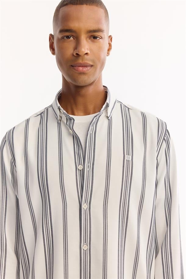 Lacivert Düğmeli Yaka Soft Touch Çizgili Gömlek