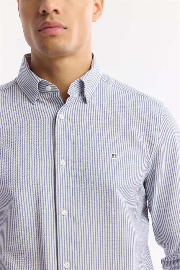 Lacivert Alttan Britli Yaka Çizgili Gofreli Gömlek