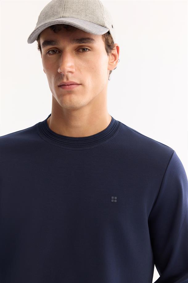 Lacivert Bisiklet Yaka Kolay Ütülenen Bi-Stretch Sweatshirt