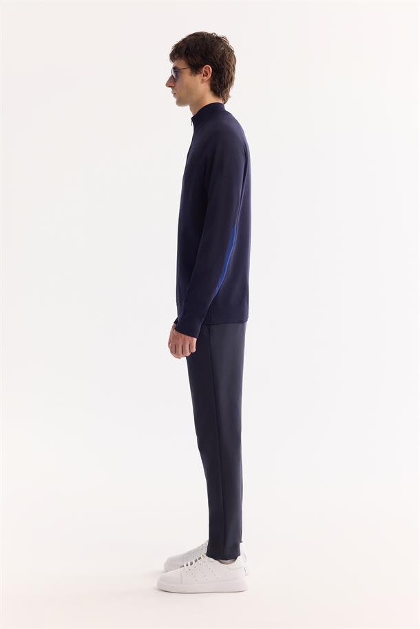 Lacivert Dik Yaka Fermuarlı Rayon Tüylenmeyen Triko Kazak