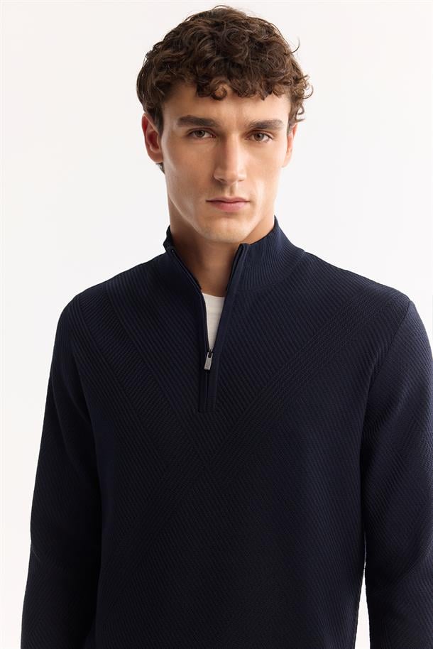 Lacivert Dik Yaka Fermuarlı Dokulu Triko Kazak