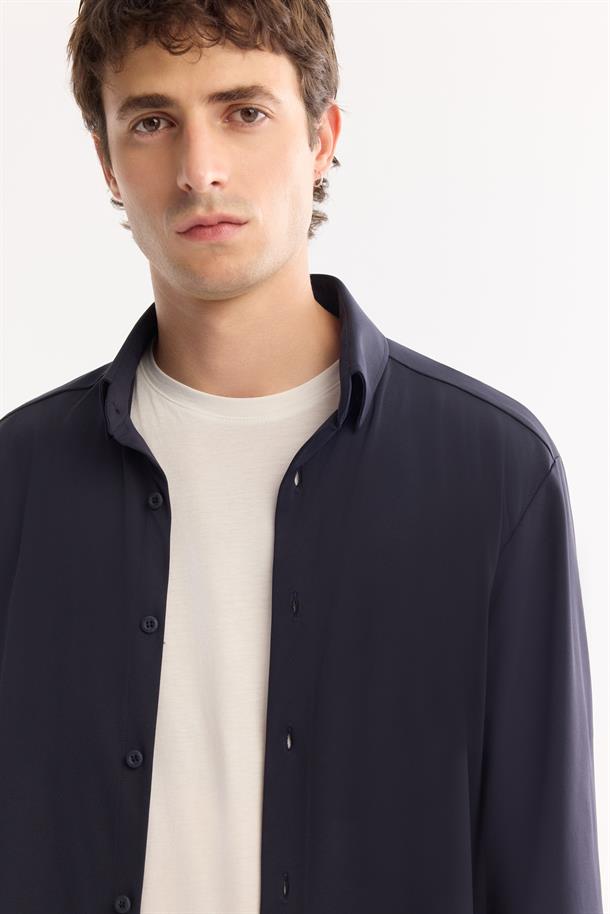 Lacivert Düğmeli Yaka Hızlı Kuruyan Non-Iron Gömlek