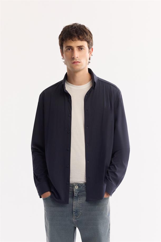 Lacivert Düğmeli Yaka Hızlı Kuruyan Non-Iron Gömlek