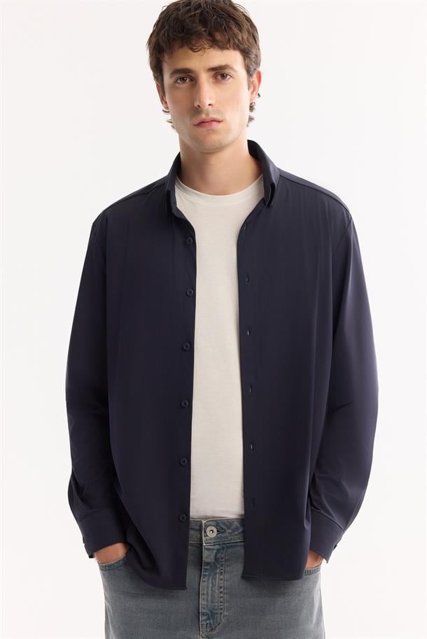 Lacivert Düğmeli Yaka Hızlı Kuruyan Non-Iron Gömlek