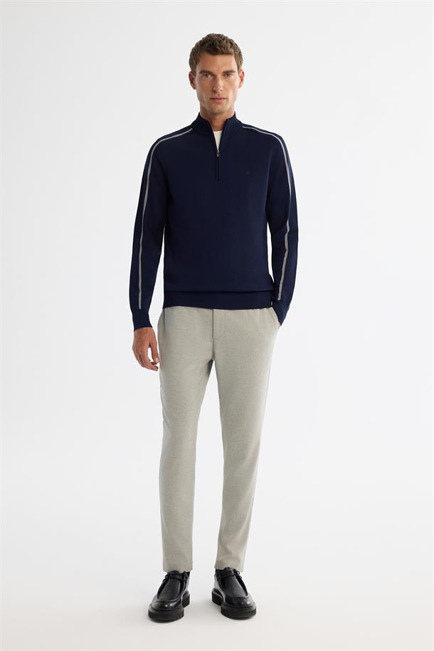 Lacivert Fermuarlı Dik Yaka Rayon Triko Kazak