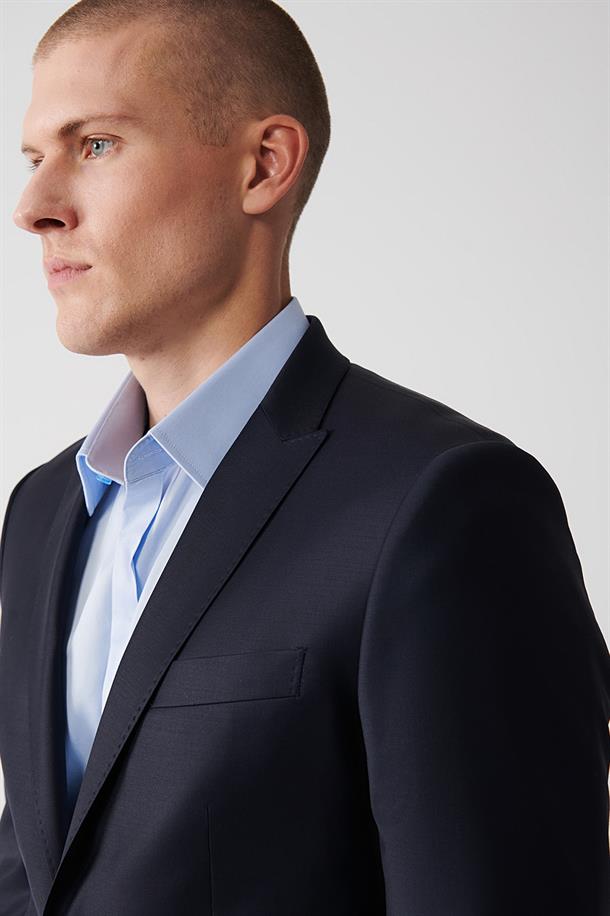 Lacivert Kırlangıç Yaka Çift Yırtmaçlı Astarlı Yün Karışımlı Takım Elbise