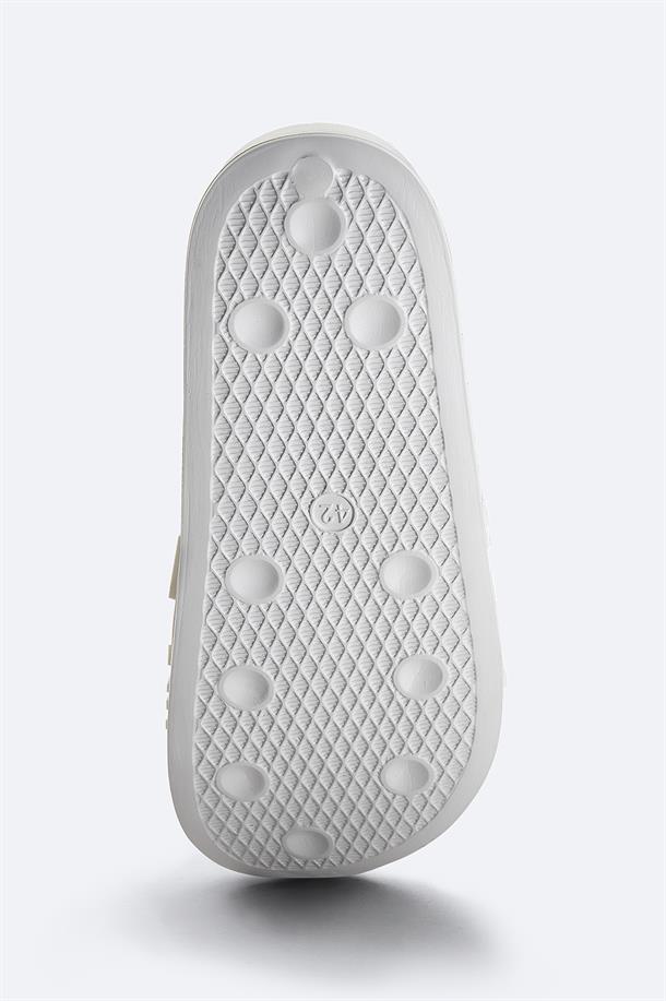 Beyaz Esnek Taban Hafif Terlik