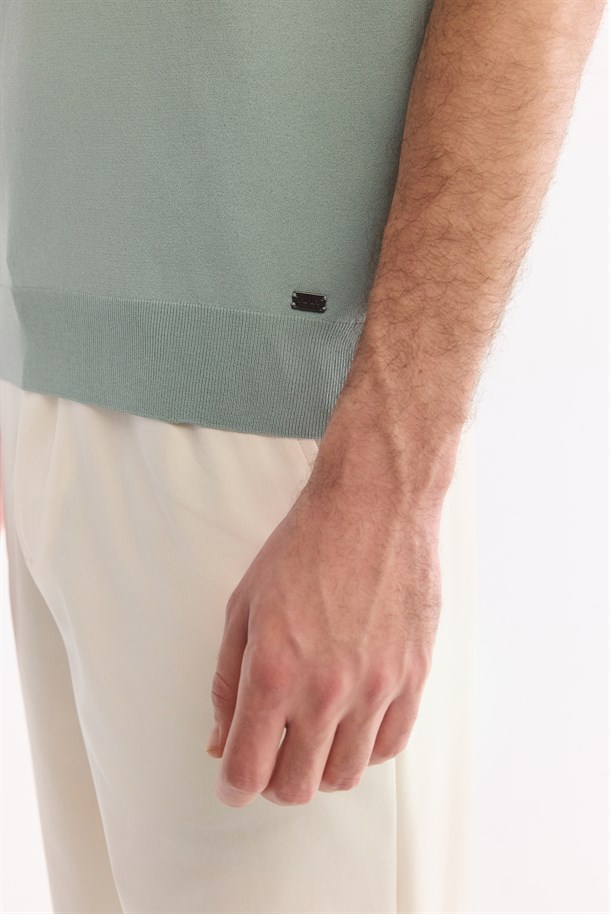 Nil Yeşili Polo Yaka Fermuarlı Rayon Karışımlı Triko T-Shirt