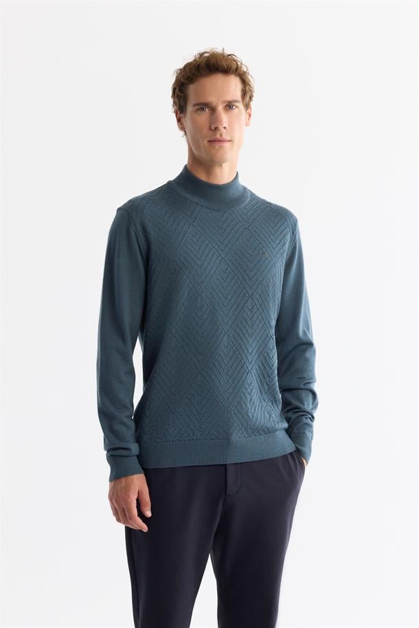 Petrol Mavi Yarım Balıkçı Yaka Jakarlı Yün Karışımlı Triko Kazak
