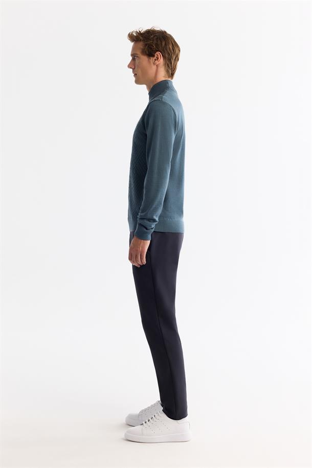 Petrol Mavi Yarım Balıkçı Yaka Jakarlı Yün Karışımlı Triko Kazak