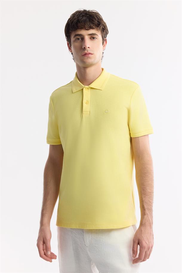 Sarı Kıvrılmaz Polo Yaka %100 Pamuk Basic T-Shirt
