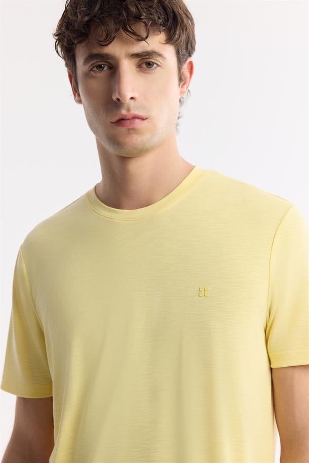 Sarı Bisiklet Yaka Bi-Stretch Soft Touch Basic T-Shirt
