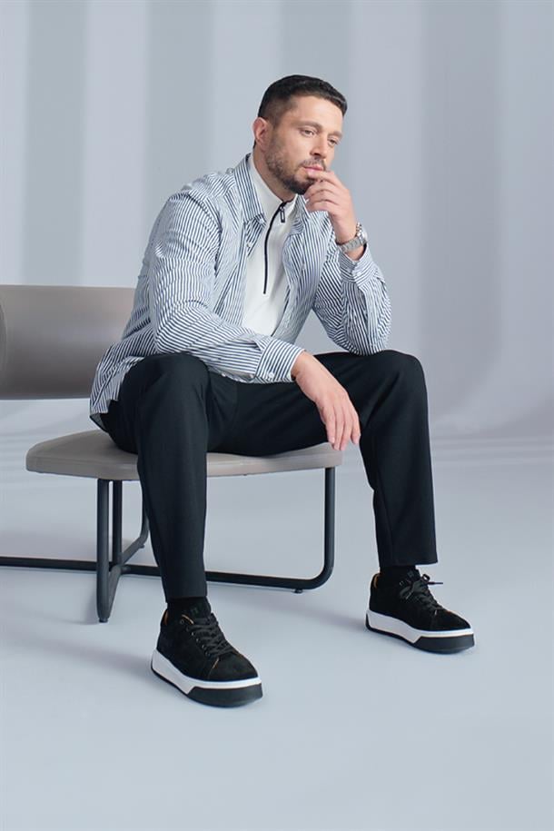 Siyah Alttan Britli Yaka Kolay Ütülenen Gömlek