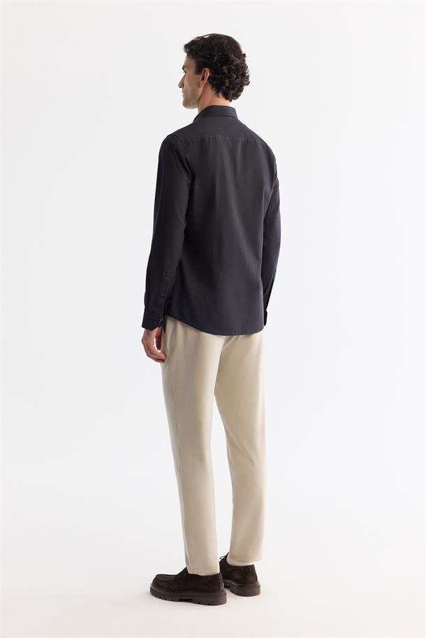 Siyah Düğmeli Yaka %100 Pamuk Desenli Gömlek